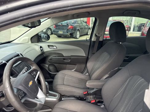 Used 2020 Chevrolet Sonic LT image 12