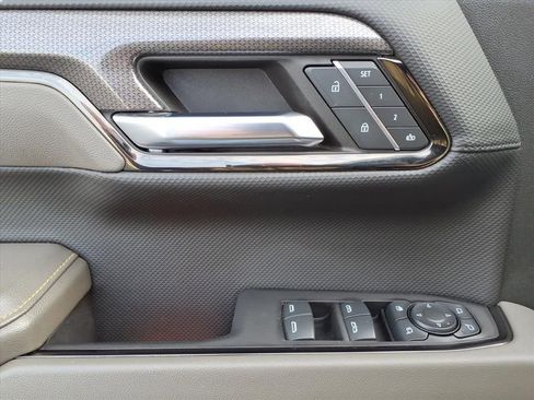 Used 2023 Chevrolet Silverado 1500 ZR2 w/ Technology Package image 19