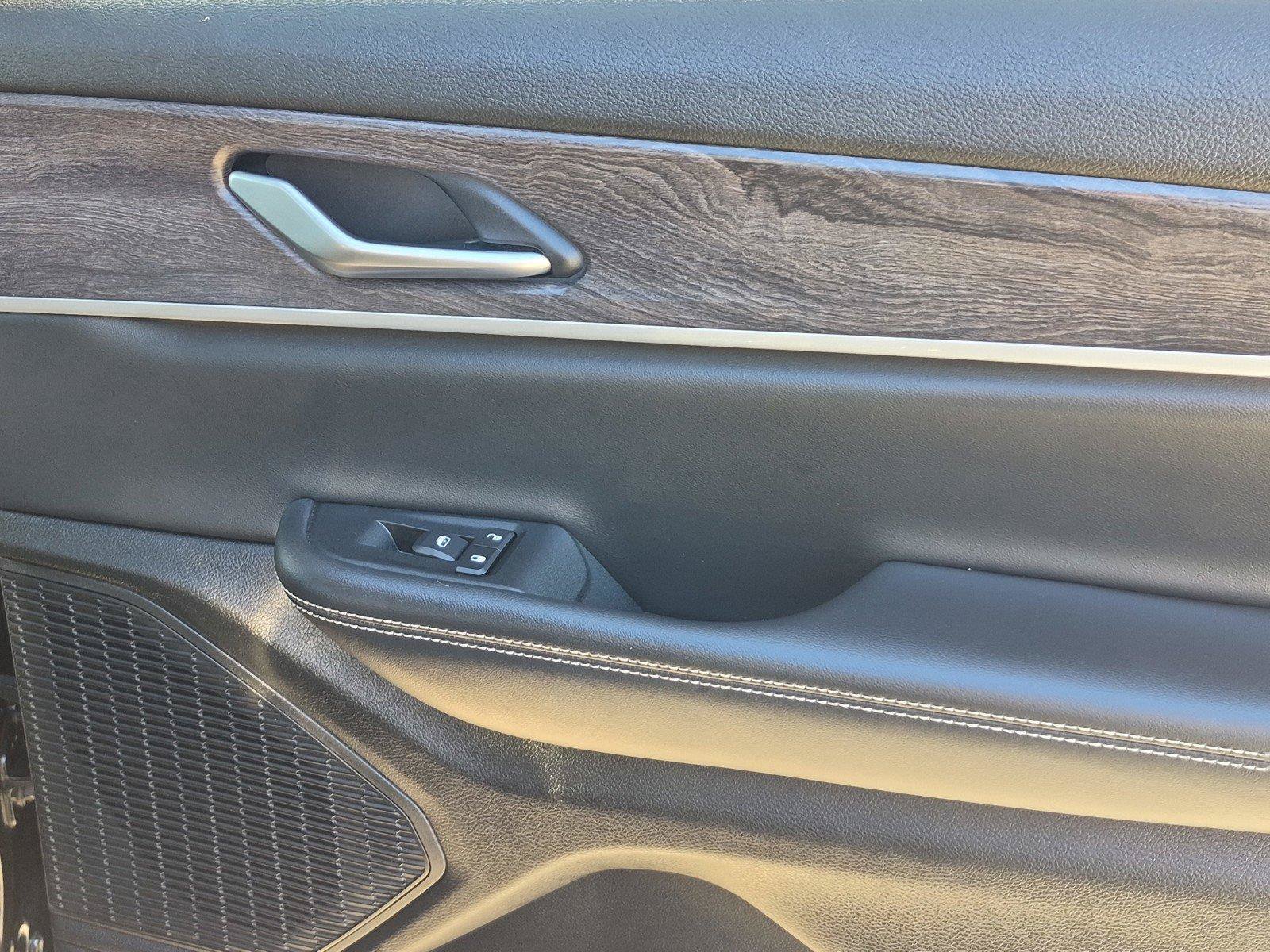 Used 2023 Jeep Grand Cherokee L Limited RWD image 8