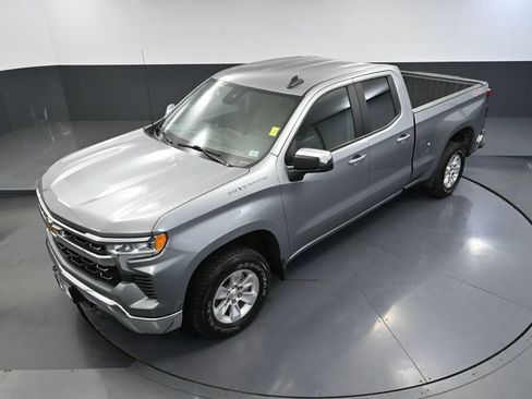 Used 2023 Chevrolet Silverado 1500 LT AWD/4WD image 59