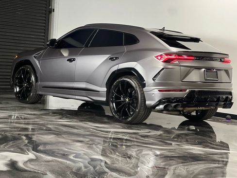 Used 2019 Lamborghini Urus image 5