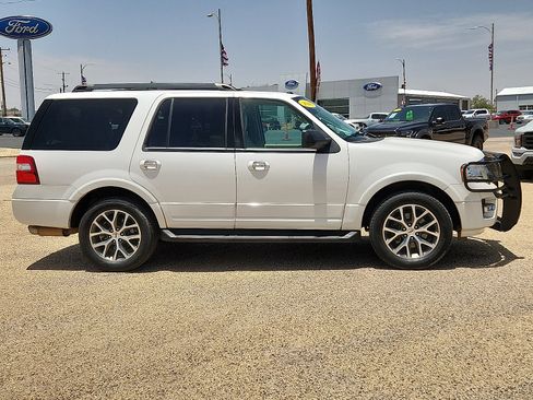 Used 2016 Ford Expedition XLT w/ Equipment Group 201A RWD image 5