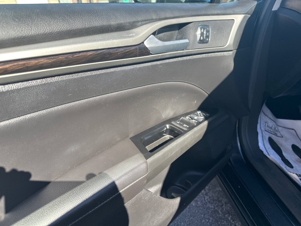 Used 2013 Ford Fusion SE FWD image 15