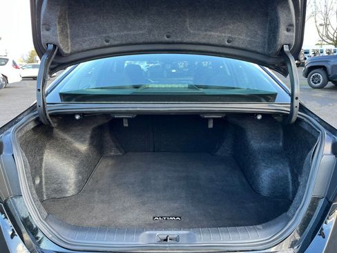 Used 2025 Nissan Altima 2.5 SV image 31