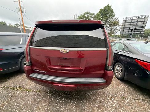 Used 2017 Cadillac Escalade Premium Luxury AWD/4WD image 7