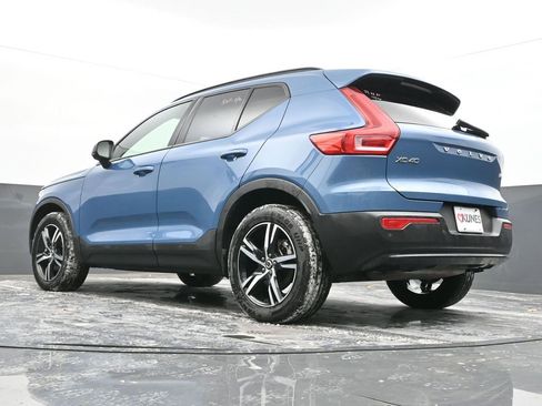 Used 2024 Volvo XC40 B5 Core image 44