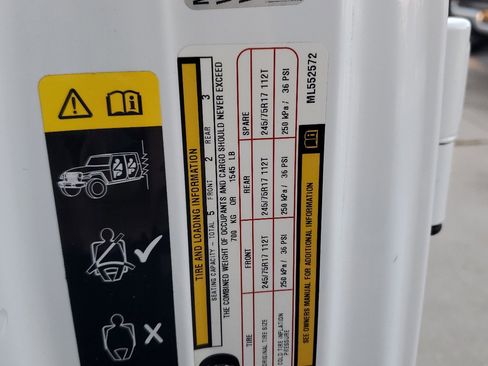 Used 2021 Jeep Gladiator Sport image 33