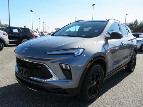 Used 2025 Buick Encore GX Sport Touring w/ Advanced Technology Package image 3