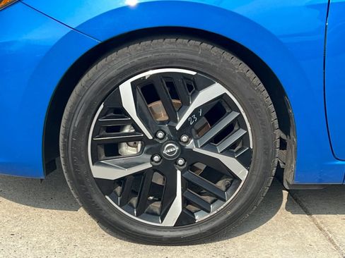 Used 2024 Nissan Versa SR image 25