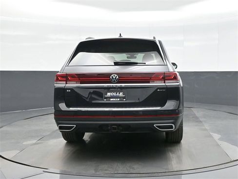 New 2026 Volkswagen Atlas SE image 6