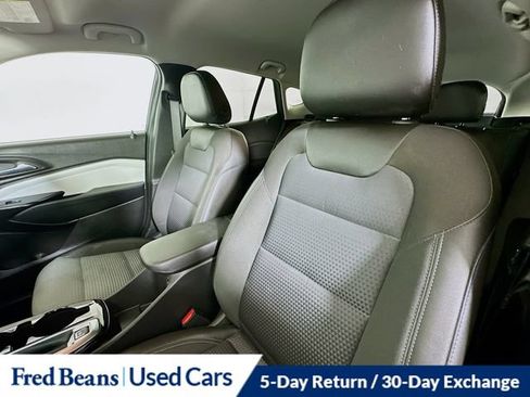 Used 2025 Chevrolet Trax LT w/ Driver Confidence Package FWD image 27