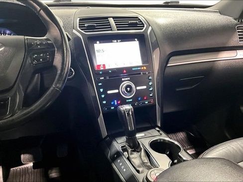 Used 2018 Ford Explorer Sport w/ Equipment Group 401A AWD/4WD image 9