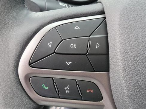 Used 2021 Jeep Cherokee Limited w/ Mopar Interior Package image 11