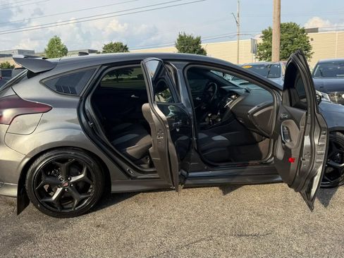 Used 2018 Ford Focus ST FWD image 23