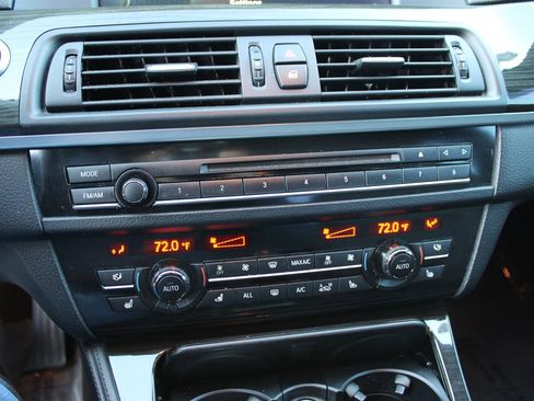 Used 2013 BMW 550i Sedan image 28