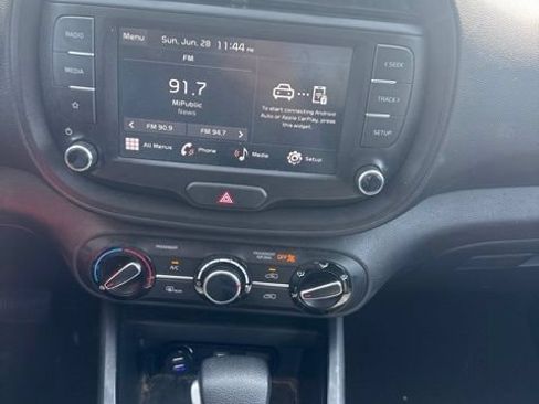 Used 2023 Kia Soul LX w/ Option Group 015 FWD image 12