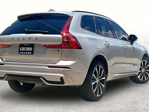 Certified 2023 Volvo XC60 B5 Plus w/ Climate Package AWD/4WD image 2