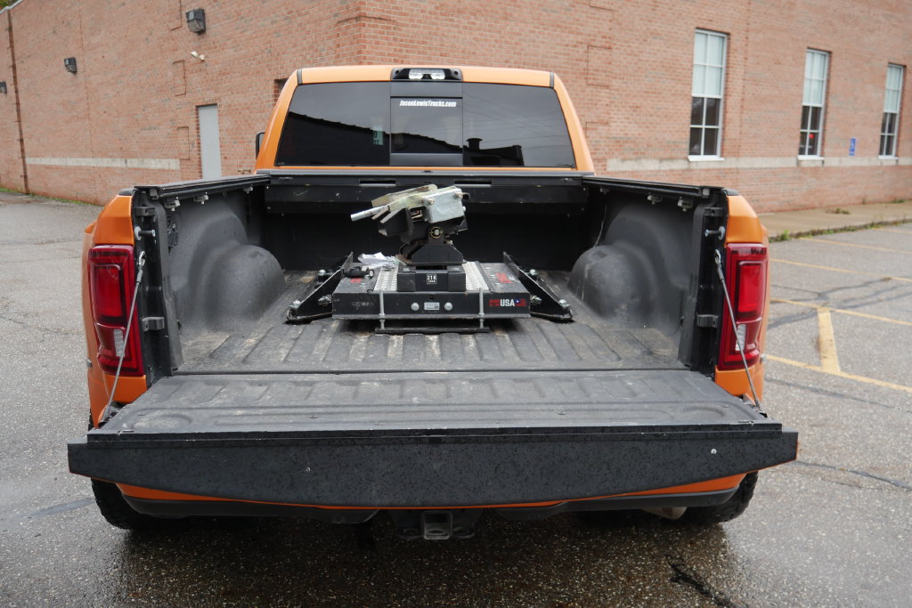 Used 2025 RAM 3500 Laramie AWD/4WD image 6