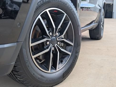 Used 2020 Jeep Grand Cherokee Trailhawk w/ Trailhawk Luxury Group AWD/4WD image 2