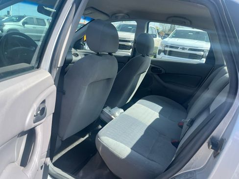 Used 2001 Ford Focus LX FWD image 6