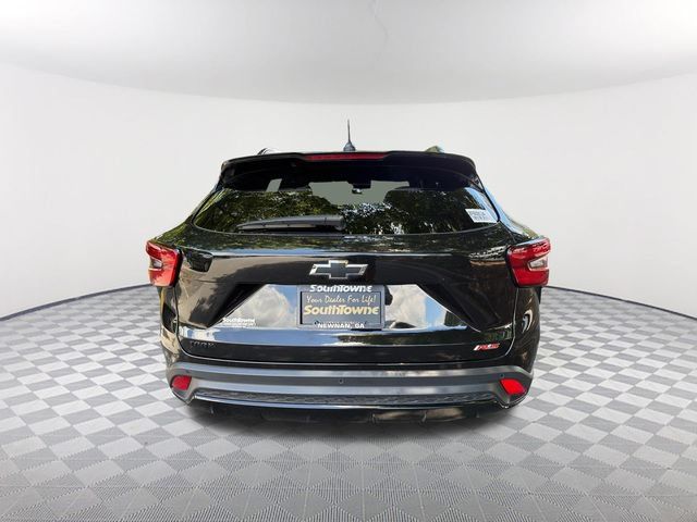 Used 2025 Chevrolet Trax RS w/ Sunroof Package FWD image 6