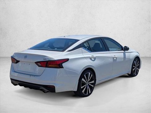 Used 2022 Nissan Altima 2.5 SR FWD image 5