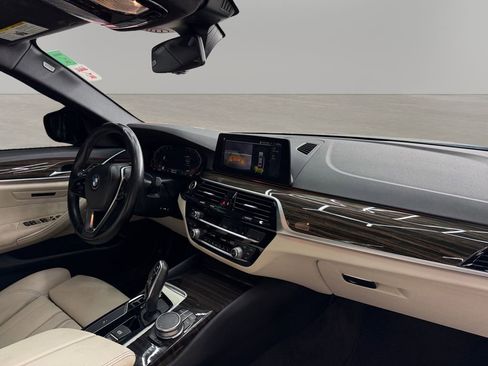 Used 2020 BMW 530i w/ Convenience Package RWD image 27
