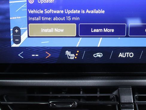 Used 2024 Chevrolet Equinox EV RS FWD image 22