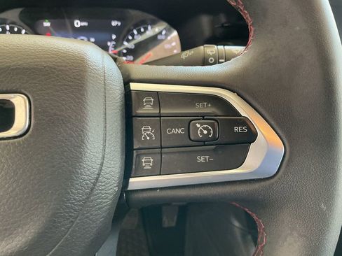 Used 2025 Jeep Compass Trailhawk AWD/4WD image 28