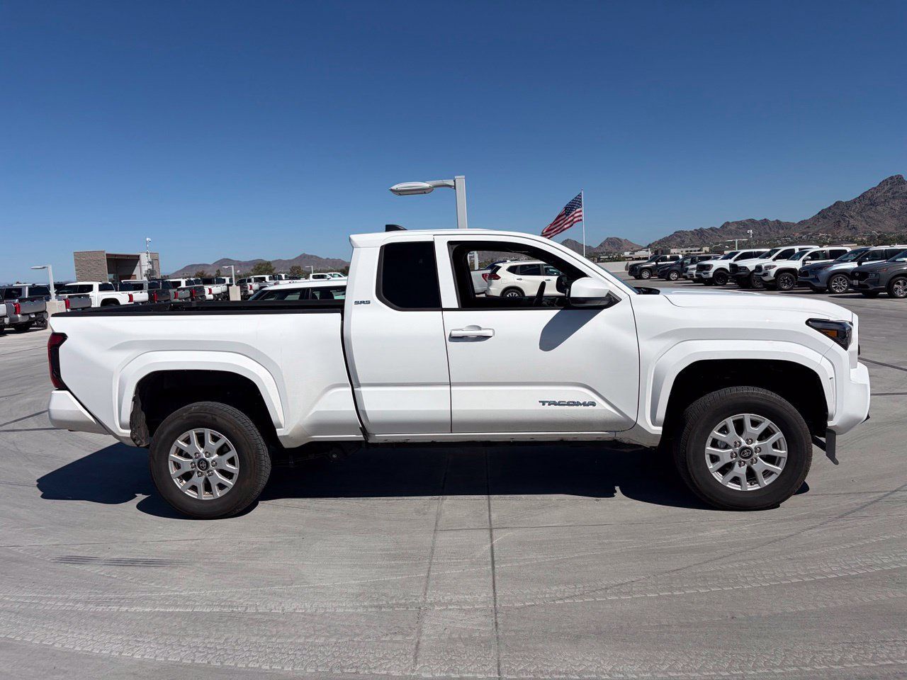Used 2025 Toyota Tacoma SR5 AWD/4WD image 3