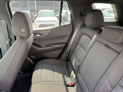 Used 2025 Chevrolet Equinox LT image 40