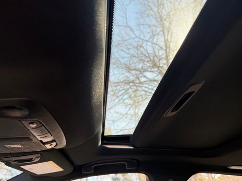 Used 2023 INFINITI Q50 Sensory image 30