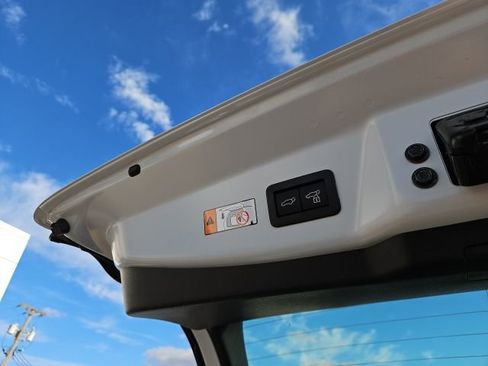 New 2026 Toyota Prius Plug-In Hybrid image 12