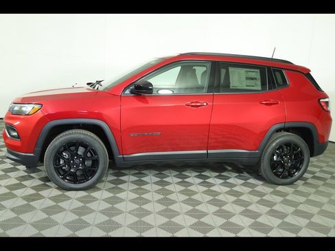 New 2026 Jeep Compass Latitude image 2