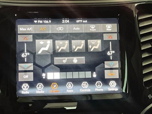 Used 2019 Jeep Cherokee Limited FWD image 26