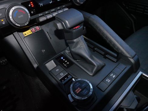 Certified 2025 Toyota 4Runner TRD Off-Road Premium image 24