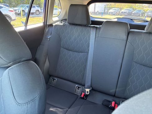 Used 2025 Toyota Corolla Cross LE image 39