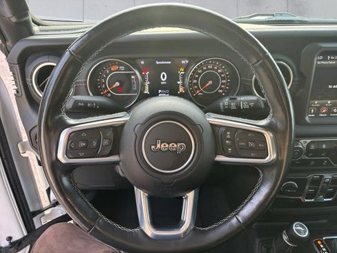 Used 2021 Jeep Wrangler Unlimited Sahara AWD/4WD image 13