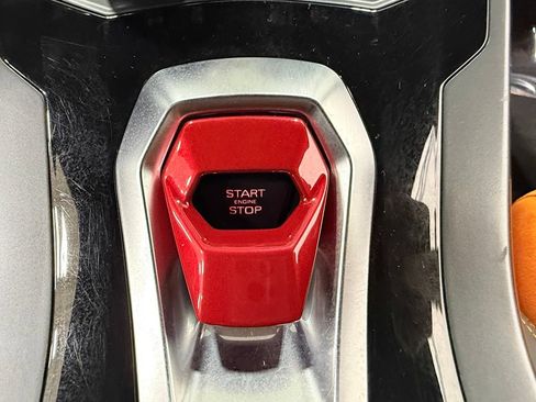 Used 2017 Lamborghini Huracan LP 580-2 RWD image 40