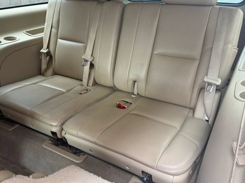 Used 2013 GMC Yukon XL Denali RWD image 11