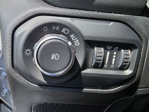 Used 2021 Jeep Wrangler Unlimited Sahara image 8