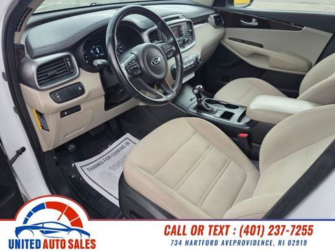 Used 2016 Kia Sorento LX w/ LX Convenience Package image 9