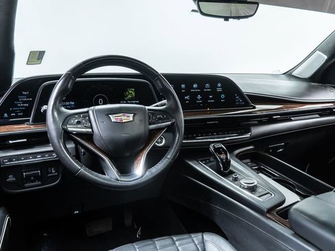 Used 2022 Cadillac Escalade Sport Platinum w/ Heavy-Duty Trailer Package AWD/4WD image 4