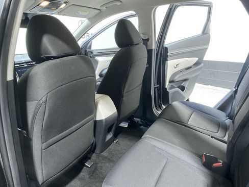 Used 2023 Hyundai Tucson SE AWD/4WD image 12
