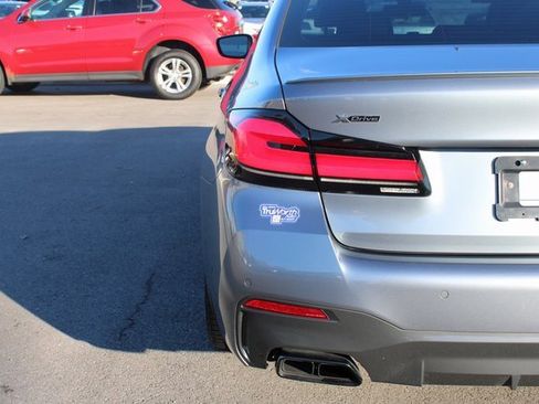 Used 2021 BMW M550i xDrive image 45