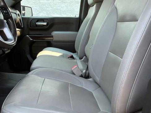 Used 2022 GMC Sierra 1500 SLT w/ Driver Alert Package II AWD/4WD image 9