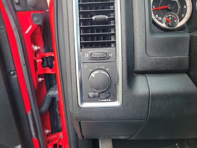 Used 2021 RAM 1500 Classic SLT RWD image 20