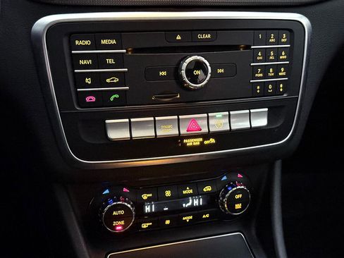 Used 2017 Mercedes-Benz CLA 250 image 35