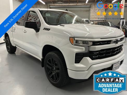 Used 2023 Chevrolet Silverado 1500 RST w/ Z71 Off-Road Package AWD/4WD image 3