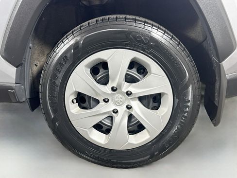 Used 2024 Toyota RAV4 LE AWD/4WD image 29